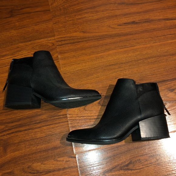 Simply Vera (Vera Wang) Boots - Picture 3 of 5